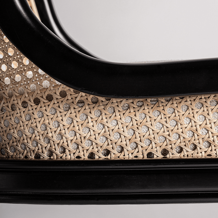 Velburg szék rattan fonás és fekete fa váz részlete