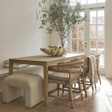 rattan karosszék étkezőasztal mellett