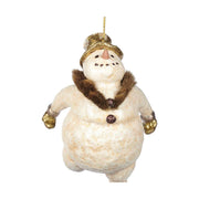 Aranyszínű kesztyűt és cilindert viselő, krémszínű hóember formájú karácsonyfadísz.
