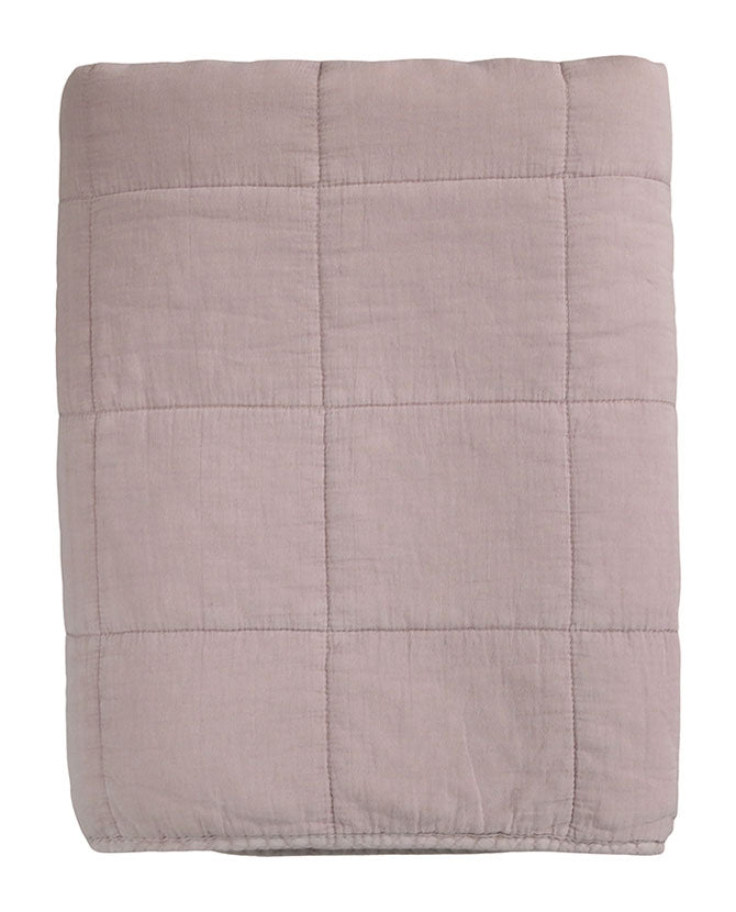Kőmosott pamutból készült, fáradt rózsaszín színű, steppelt kialakítású, nagyméretű vintage ágytakaró.