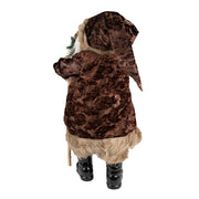 Barna és pezsgőszínű öltözetet viselő, dekoratív Télapó figura.