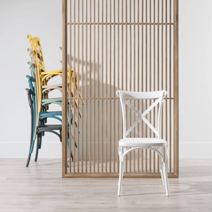 Műanyag, kék színű bisztrószék.