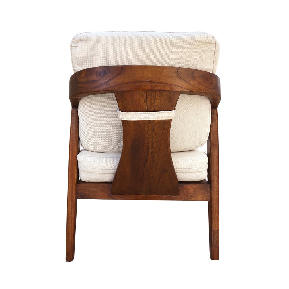 Vastag ülőpárnás kialakítású, masszív, pácolt és lakkozott mindifából készült formatervezett design fotel.