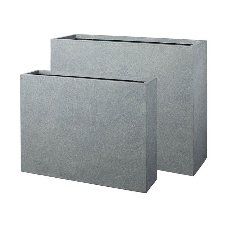 Fagyálló műgyantából készült, modern kortárs stílusú, beton hatású, szürke színű kültéri ültetőláda szett.