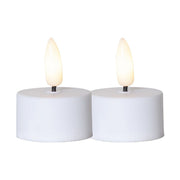 2 darabos, fehér színű műanyag testtel rendelkező, időzítővel ellátott 3,8 cm átmérőjű LED teamécses meleg fehér fényű, realisztikus LED lánggal.