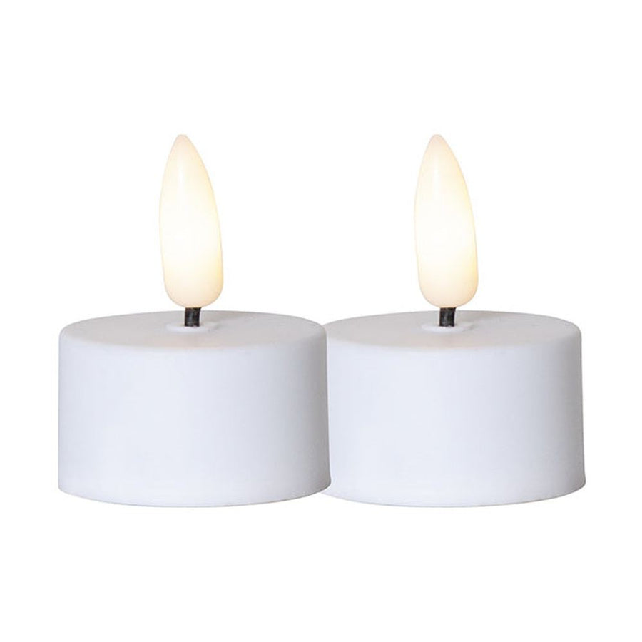 2 darabos, fehér színű műanyag testtel rendelkező, időzítővel ellátott 3,8 cm átmérőjű LED teamécses meleg fehér fényű, realisztikus LED lánggal.