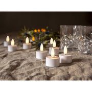 LED teamécsesek asztalon.