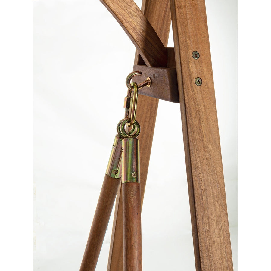 Akácfából készült, 185 cm hosszú és 188 cm magas, kétszemélyes kerti hintaágy.