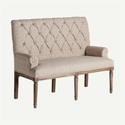 Klasszikus, koloniál stílusú, mangófából készült, ekrü színű, vászon hatású poliészter kárpittal kárpitozott 2 személyes szófa.