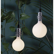 Modern stílusú, fém dekor függeszték.