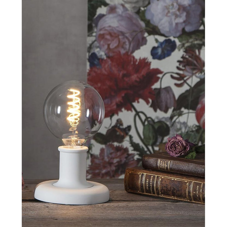 Fából készült, fehér színű asztali dekorfoglalat.