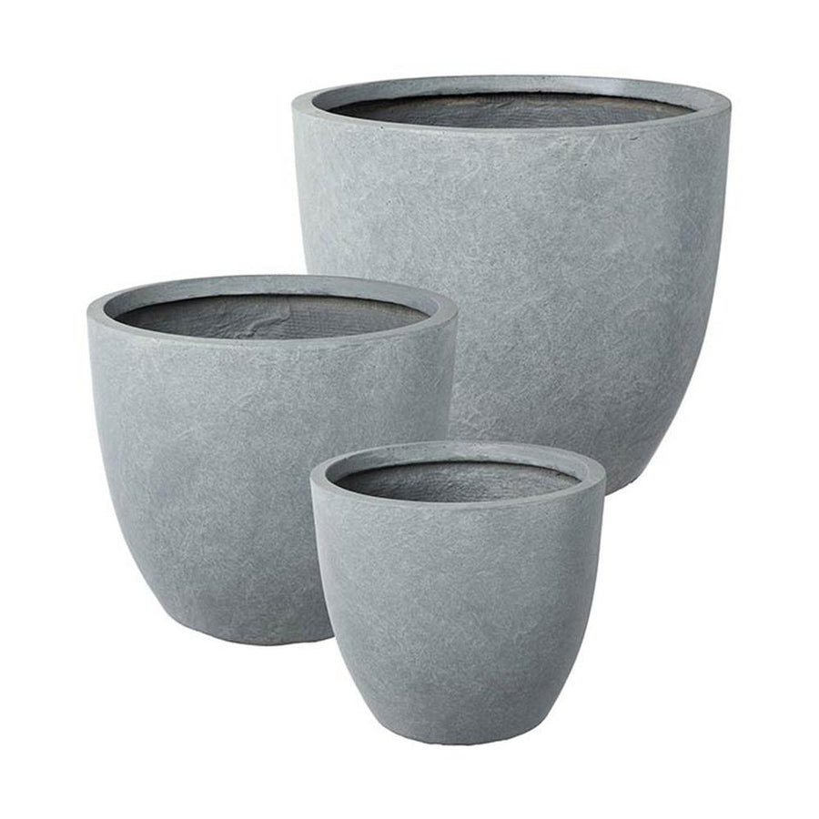 Prémium minőségű, nagyméretű, 25, 35 és 44 cm átmérőjű, fagyálló műgyantából készült, modern kortárs stílusú, beton hatású, szürke színű kültéri kaspószett