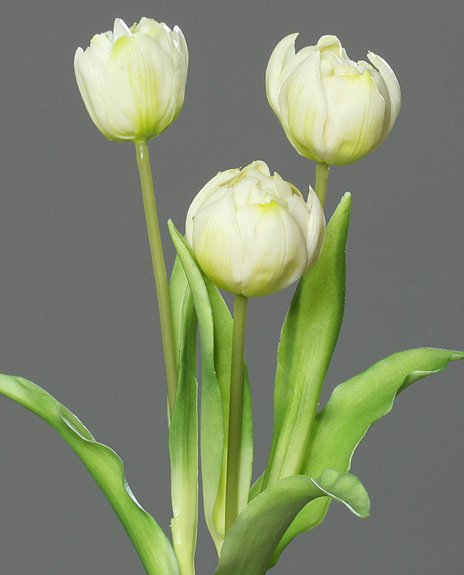 3 szálból álló, krém színű tulipáncsokor művirág.