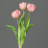 3 szálból álló, rózsaszín színű tulipáncsokor művirág.