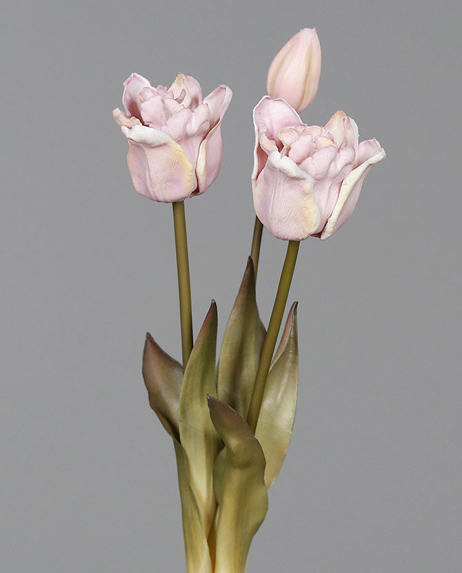 Fáradt rózsaszín színvilágú, vintage stílusú, 3 szálból álló tulipán csokor művirág, nyílt és bimbos virágfejekkel.