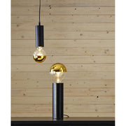 Coated Shining meleg fehér fényű LED dekorációs izzó áttetsző üveggel, arany bevonattal.