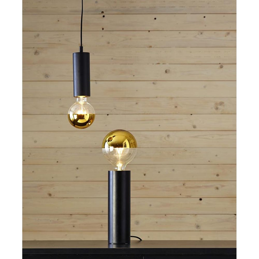 Coated Shining meleg fehér fényű LED dekorációs izzó áttetsző üveggel, arany bevonattal.