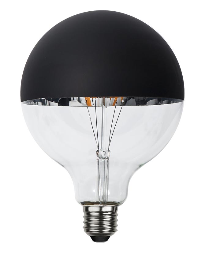 Coated Shining meleg fehér fényű LED dekorációs izzó áttetsző üveggel, matt fekete bevonattal. 