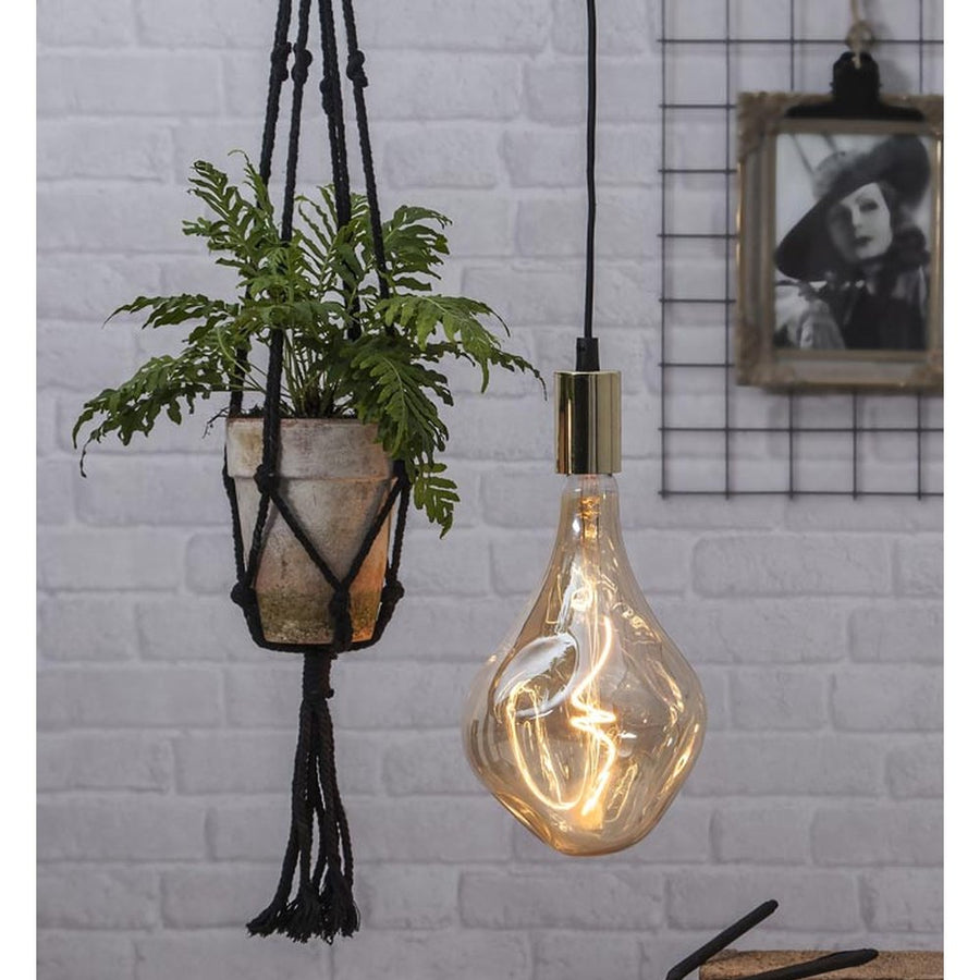 Industrial Vintage meleg fehér fényű, LED dekorációs vintage izzó borostyánszínű üveggel.