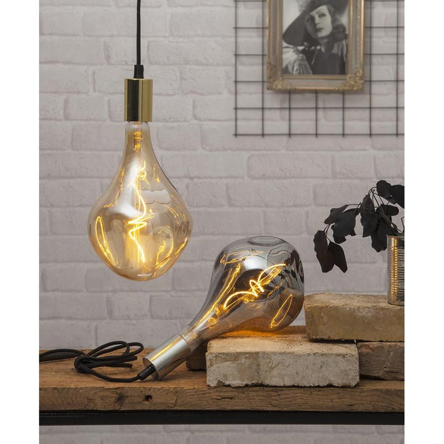 Industrial Vintage meleg fehér fényű, LED dekorációs vintage izzó borostyánszínű üveggel.