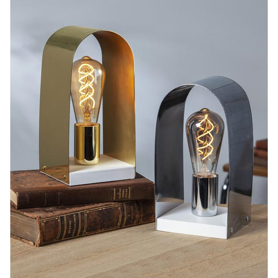 Heavy Smoke Filament meleg fehér fényű LED dekorációs vintage izzó füstszínű üveggel.