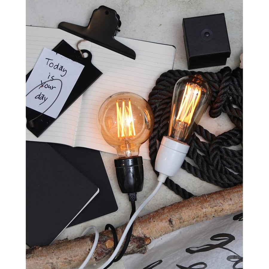 Vintage Gold dekorációs izzó. Meleg fehér fényű LED dekorációs izzó borostyánszín üveggel. 