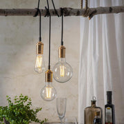 Clear Filament dekorációs izzó. Meleg fehér fényű LED dekorációs izzó áttetsző üveggel.