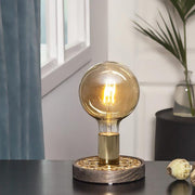 Amber Soft Glow vintage LED dekorációs izzó. Meleg fehér fényű, borostyánszín üveggel dekor foglalatban.