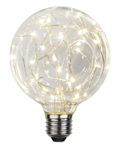 Decoled meleg fehér fényű LED dekorációs izzó áttetsző üveggel, melynek belsejében egy 25 égős fényfüzér került elhelyezésre.