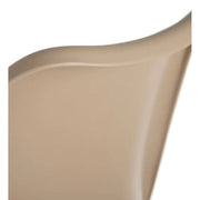 Műanyag étkezőszék háttámlája. 