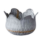 Vidéki stílusú, négydarabos, virágkehely formájú bádogkaspó szett legkisebb tagja.