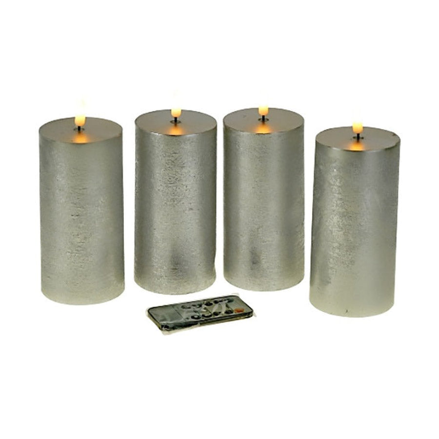 4 darabos, élethű megjelenésű, ezüstszínű, valódi viaszból kialakított, időzítővel rendelkező, távirányítós, dimmelhető, 15 cm magas LED oszlopgyertya.