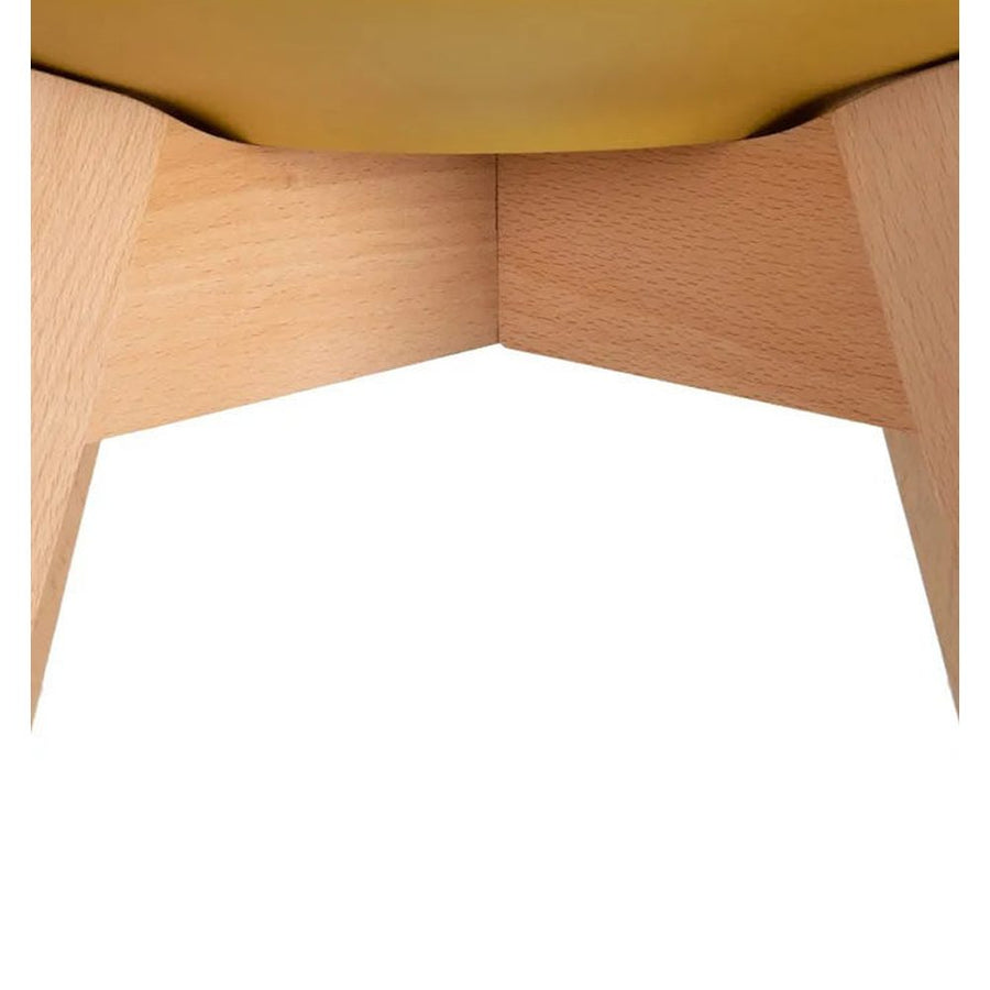 Skandináv stílusú, kagylóhéj formájú, sárga színű műanyag étkezőszék bükkfa lábakkal.