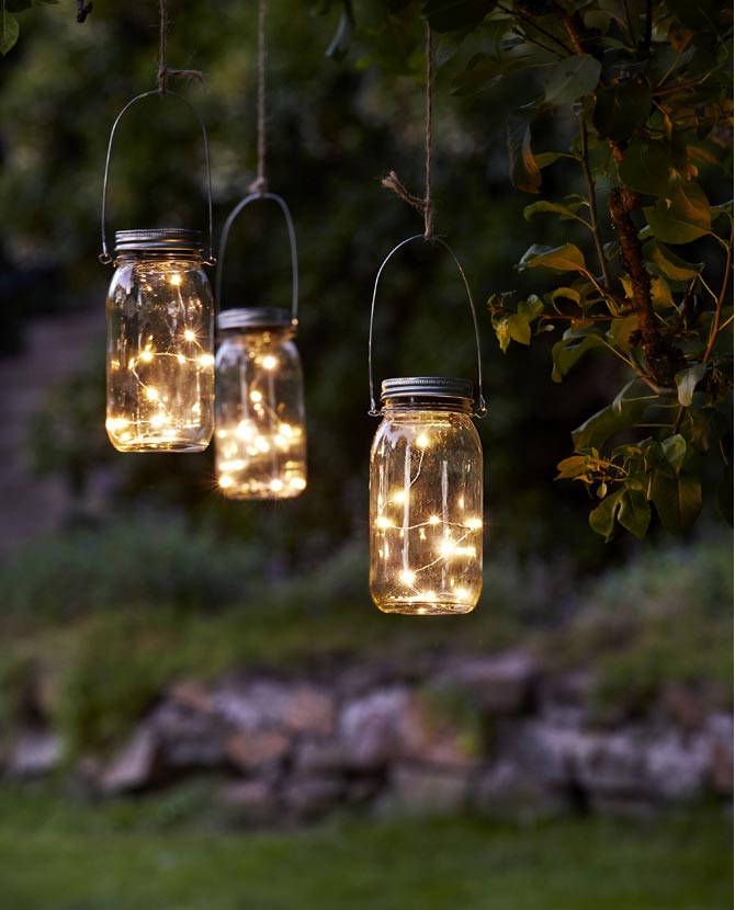 Befőttes üveg formájú, napelemes dekor lámpás LED izzókkal.