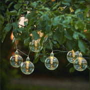 Kültéri napelemes izzósor 8 darab meleg fehér fényű izzóval.