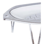 Mediterrán stílusú, stilizált halformájú, fémből készült kínálótálca lábakon.