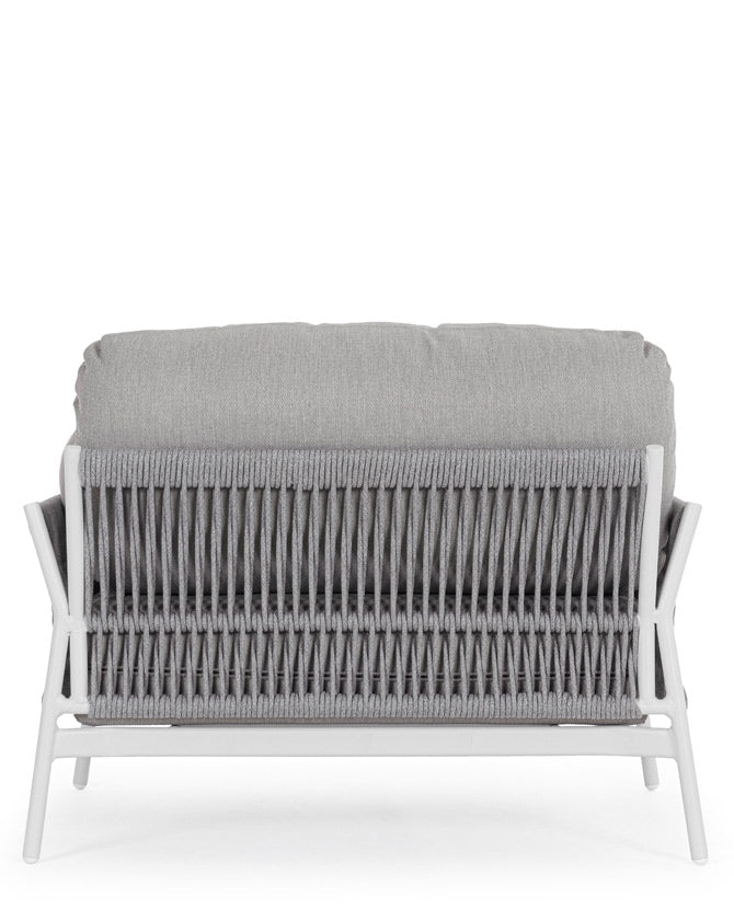 Kortárs stílusú, fehér és szürke színű kültéri kerti fotel.