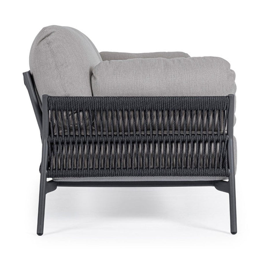 Kétszemélyes, kortárs stílusú, fekete és szürke színű kültéri, kerti kanapé.