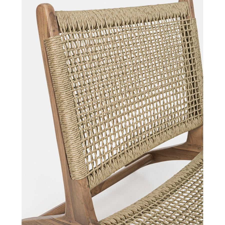 Kortárs stílusú, rusztikus pihenőszék, mikroszálas polipropilén kötélből szőtt ülőfelülettel és háttámlával.