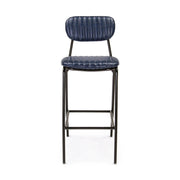 Vintage stílusú, fekete színű acélból készült bárszék sötétkék műbőr ülőfelülettel és háttámlával.