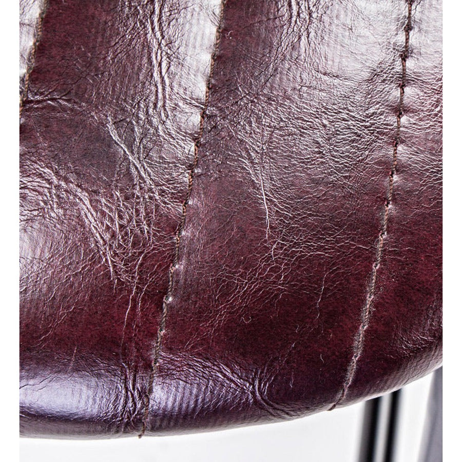 Vintage stílusú bárszék, bordó műbőr ülőfelülete.