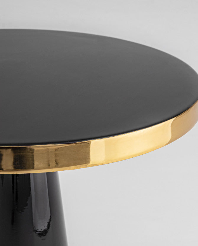 Glamour stílusú, zománcozott felületű fekete arany színű kerek kisasztal asztallapja
