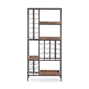 Loft stílusú, acélszerkezetes bortároló állvány, akácfa tálcákkal és műbőrből készült palacktárolókkal.