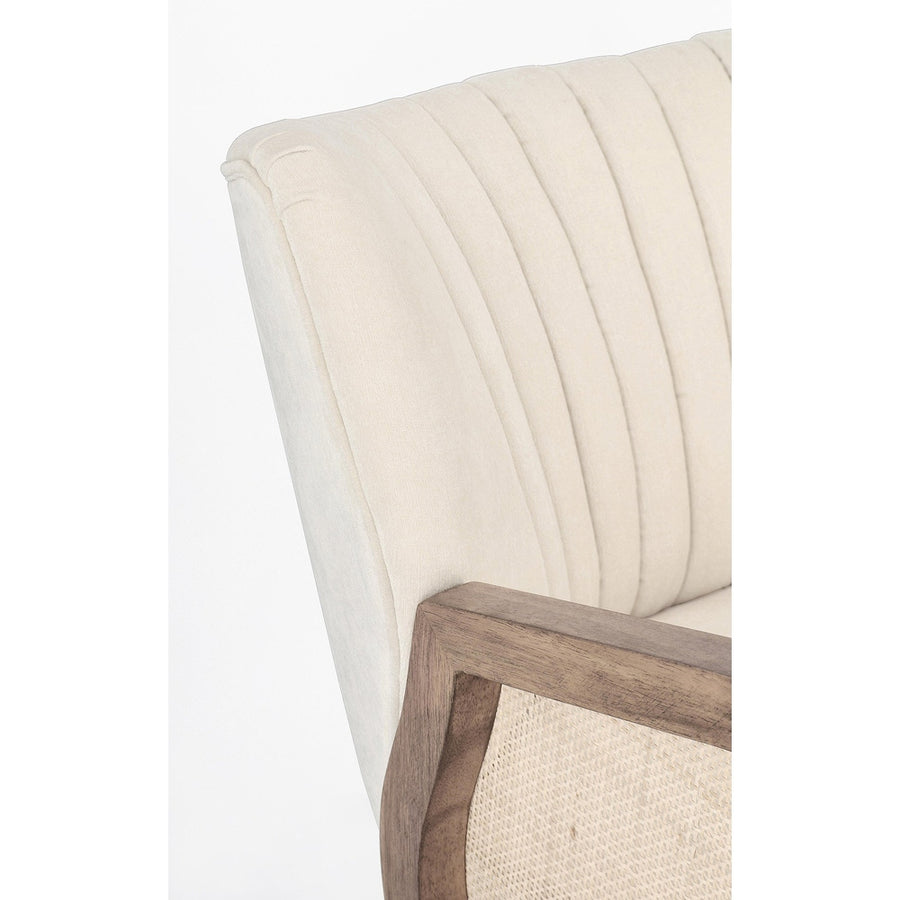 Retró stílusú klubfotel karfa és háttámla részlete.