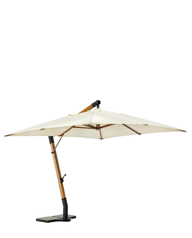 Fa- és acélszerkezetes design napernyő, ekrü színű poliészter ponyvával.