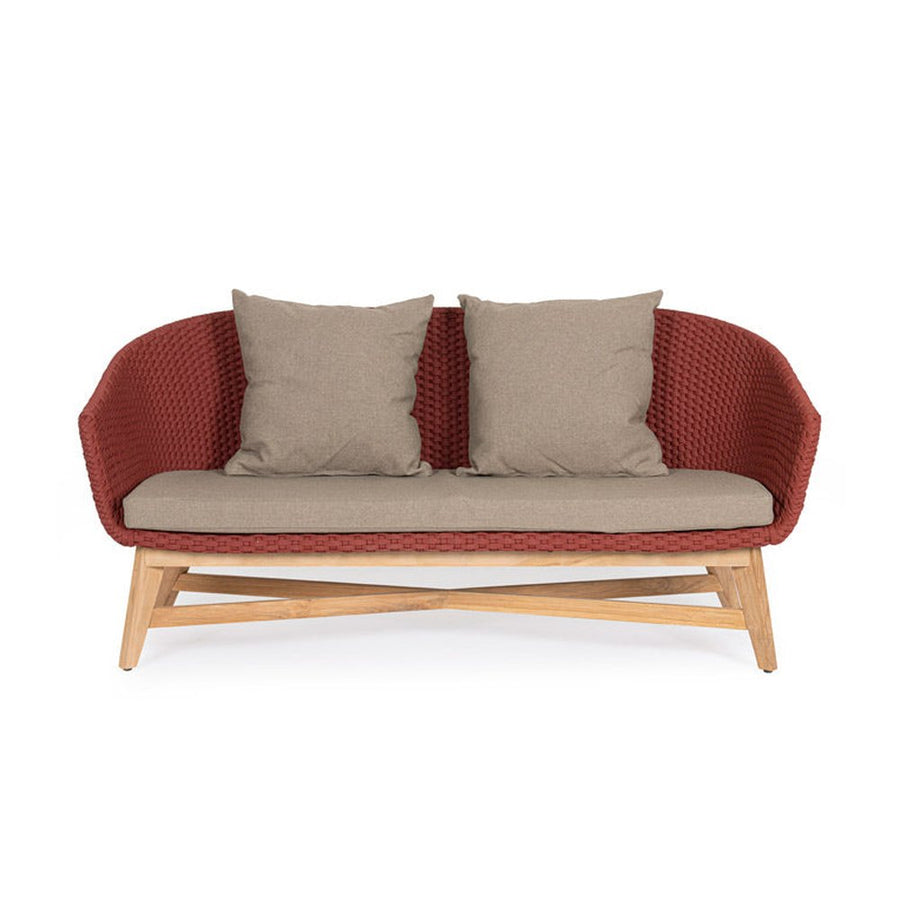 Design kerti kanapé, skarlátvörös olefin kötélszövéssel, szürke színű ülő és hátpárnákkal.