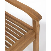 Natúr színű, akácfából készült, háromszemélyes kerti pad, háttámlával és karfával.