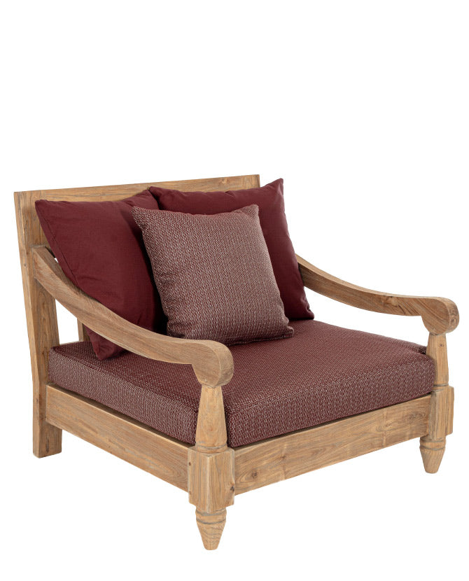 Keleti stílusú teakfa fotel bordó színű ülő- és hátpárnákkal.