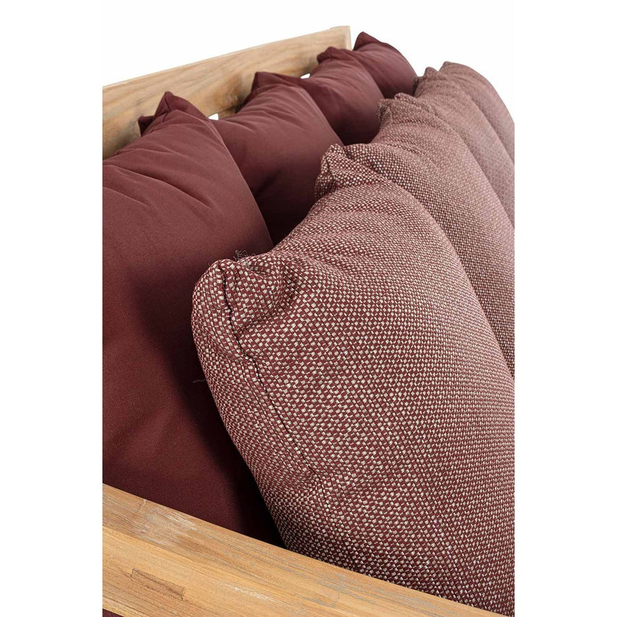 A fotel részletfotója a hátpárnákról.