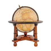 Cseresznyefából és bronzból készült, 26,5 cm átmérőjű, kézműves földgömb replika.